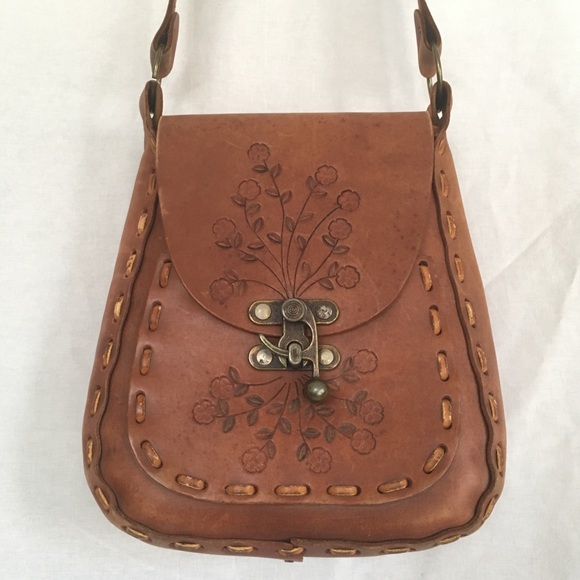 Vintage Handbags - Vintage Hand-Tooled / Hand-Painted Leather Purse